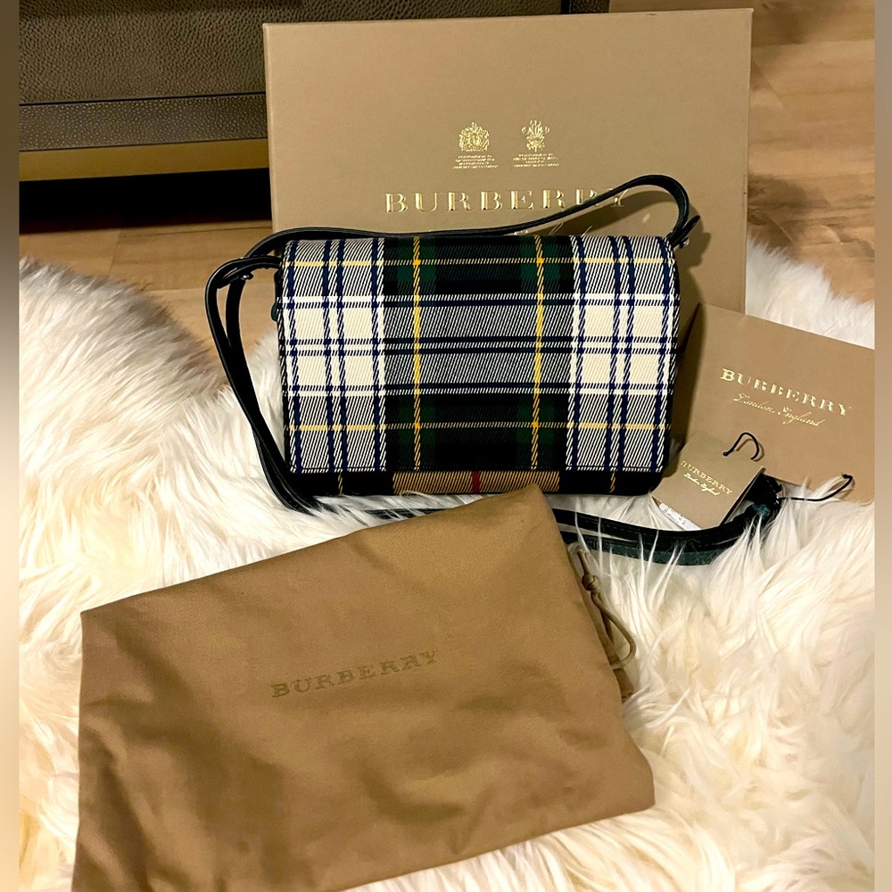 AUTHENTIC Burberry tartan bag. Rare print. Never worn!